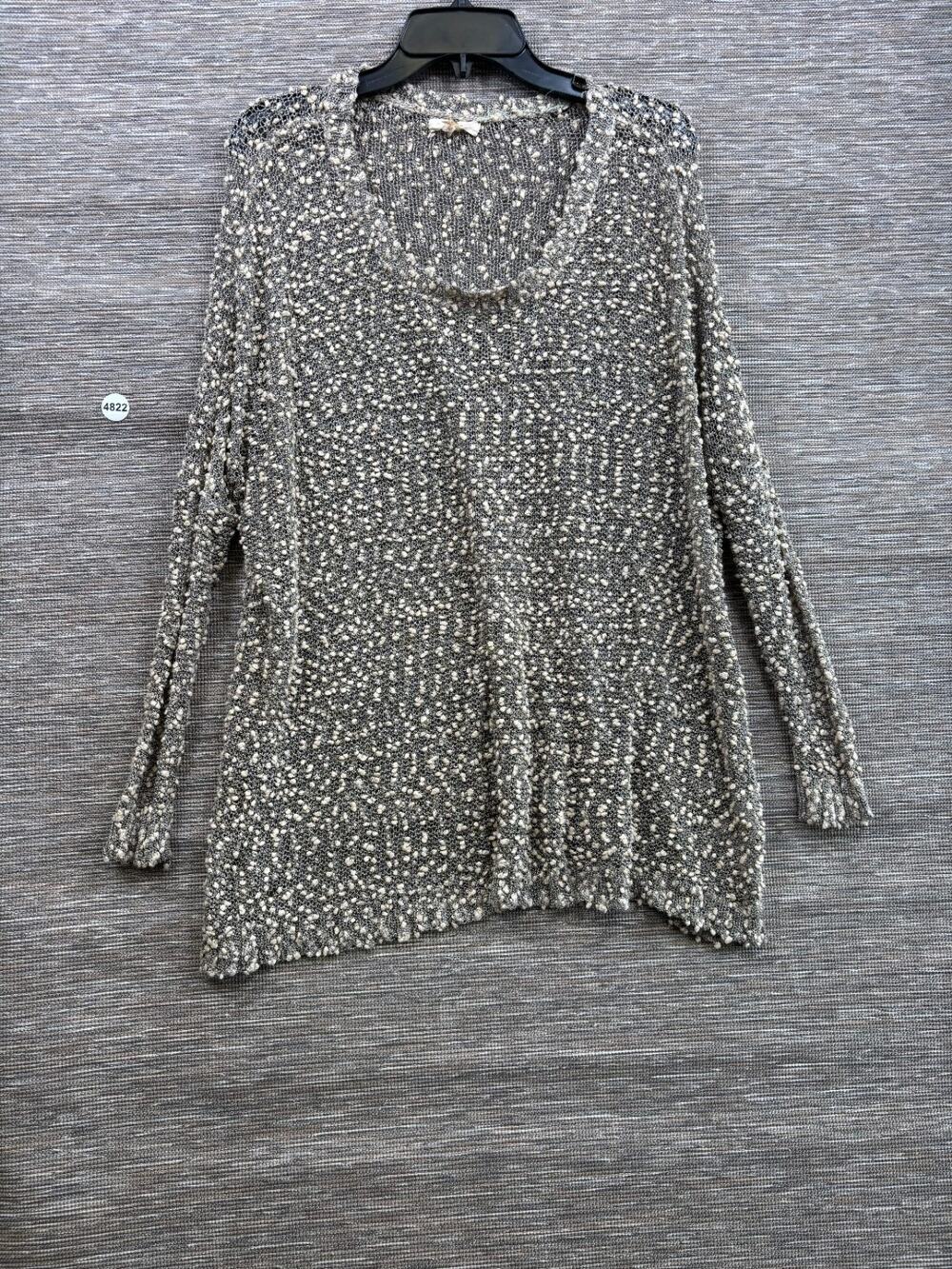 Ryu Luxury Open Knit Sweater Womens Size M/L Gray Beige V-Neck Long Sleeve
